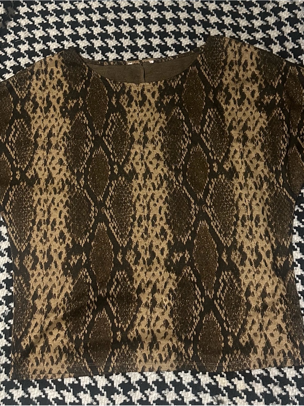Y2K Batwing type Snake Print Short Sleeve Top